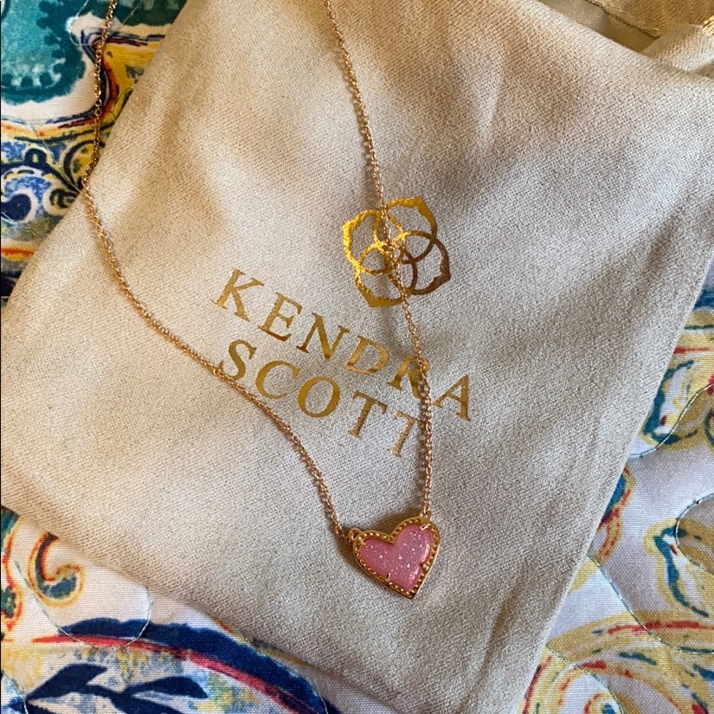 Kendra Scott necklace SOLD
